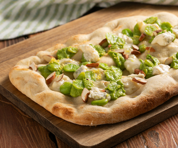 Pinsa with gorgonzola