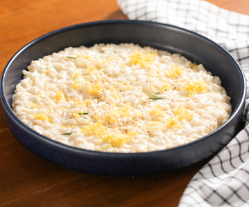 Lemon risotto with goat cheese and rosemary