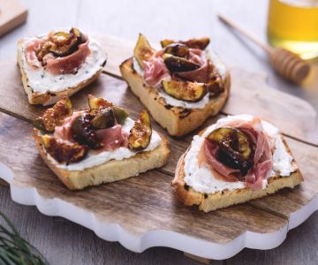 Bruschetta with Figs and Sweet Prosciutto