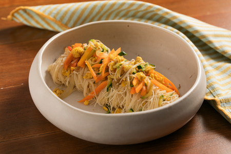 Rice noodles with vegetables