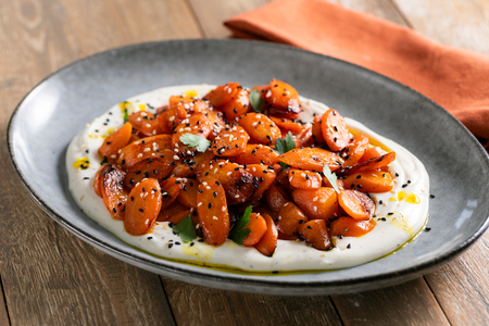 Carrots in butter and yogurt with smoked curry