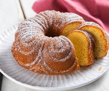 Lactose-free bundt cake