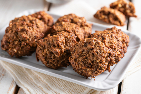 Wholemeal biscuits with dried fruit