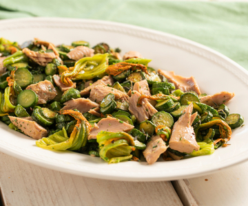 Pan-fried zucchini and tuna