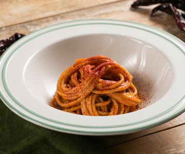 Spaghetti with mixed peppers