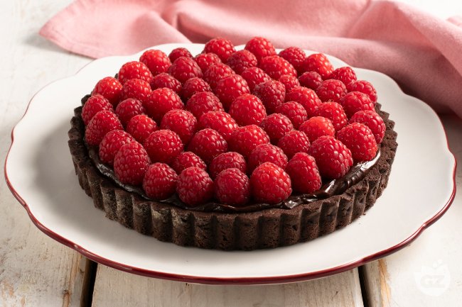 Chocolate and Raspberry Tart: recipe for an elegant and irresistible dessert