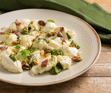 Ligurian marinated mozzarella