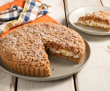 No-bake ricotta and peach crumb cake