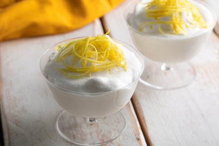 Lemon spumone