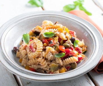 Creamy pasta salad