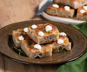 Grape focaccia with Parmesan cream