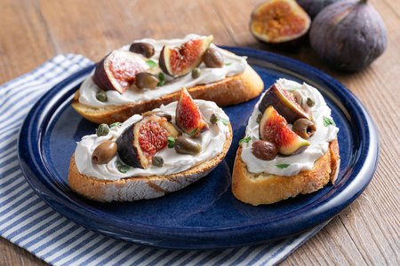 Vegan Fig Bruschetta