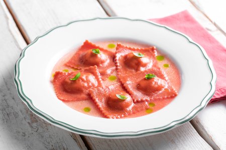 Egg-free tomato ravioli