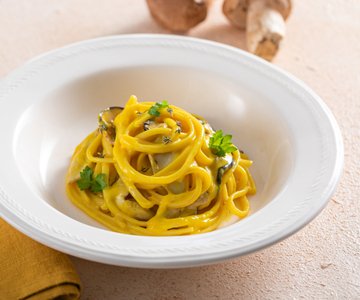 Porcini and saffron pasta