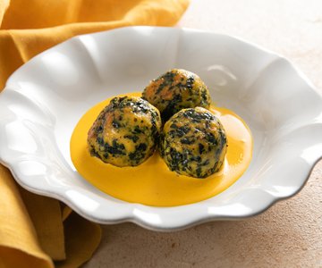 Canederli with Tuscan kale and saffron