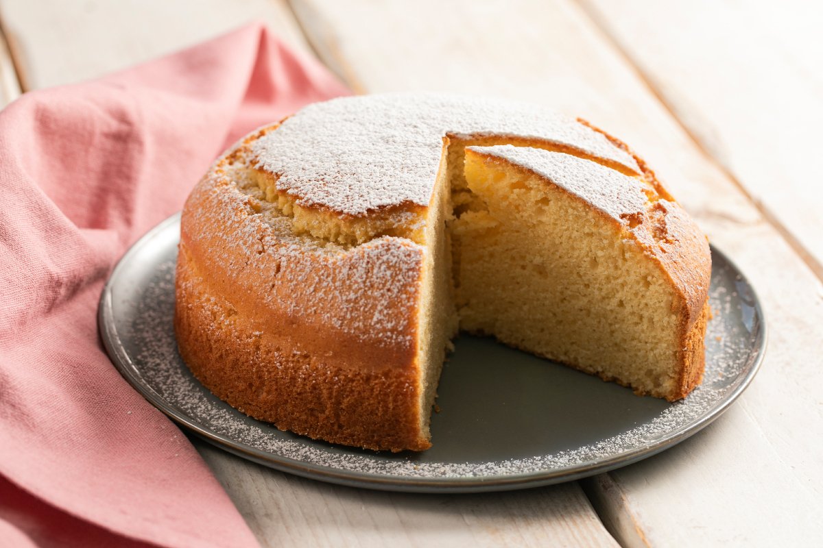 When Dessert Sounds Good But Effort Doesn't: 4 Easy Cakes for Fall