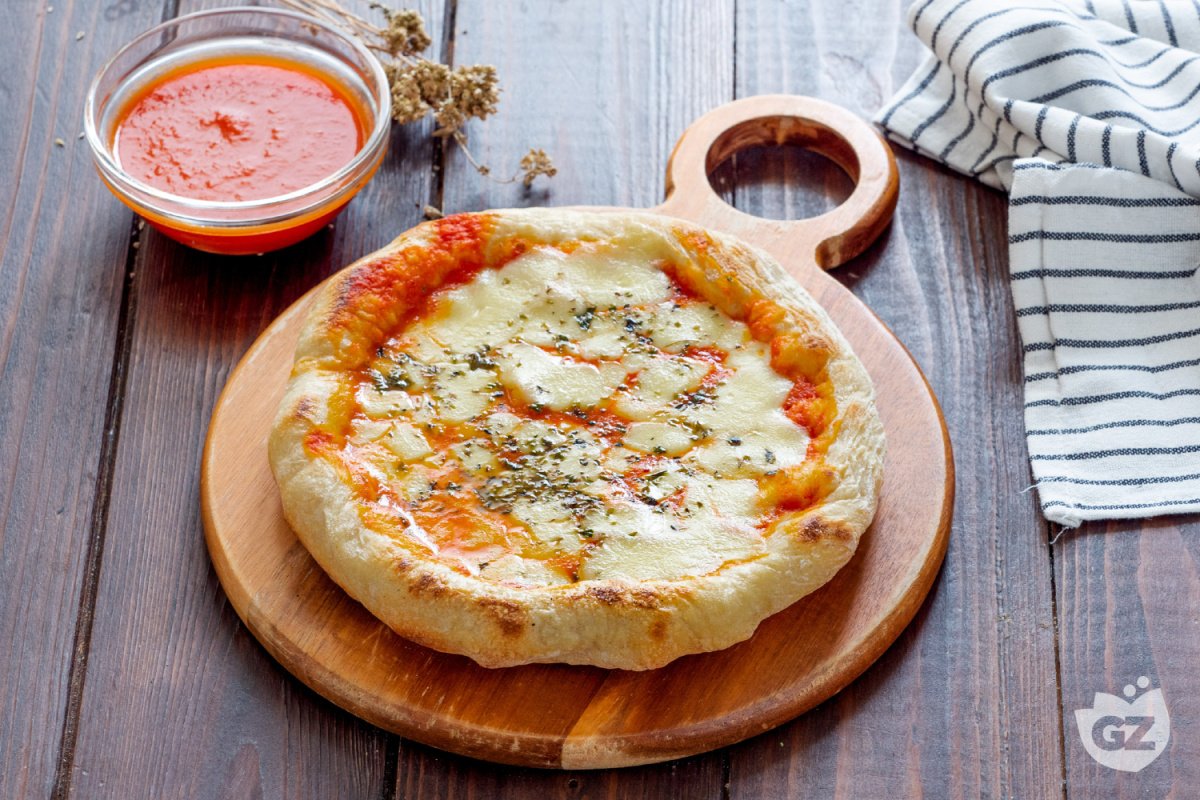 Skillet Pizza Plus 3 Irresistible Leavened Doughs, No Oven Needed!